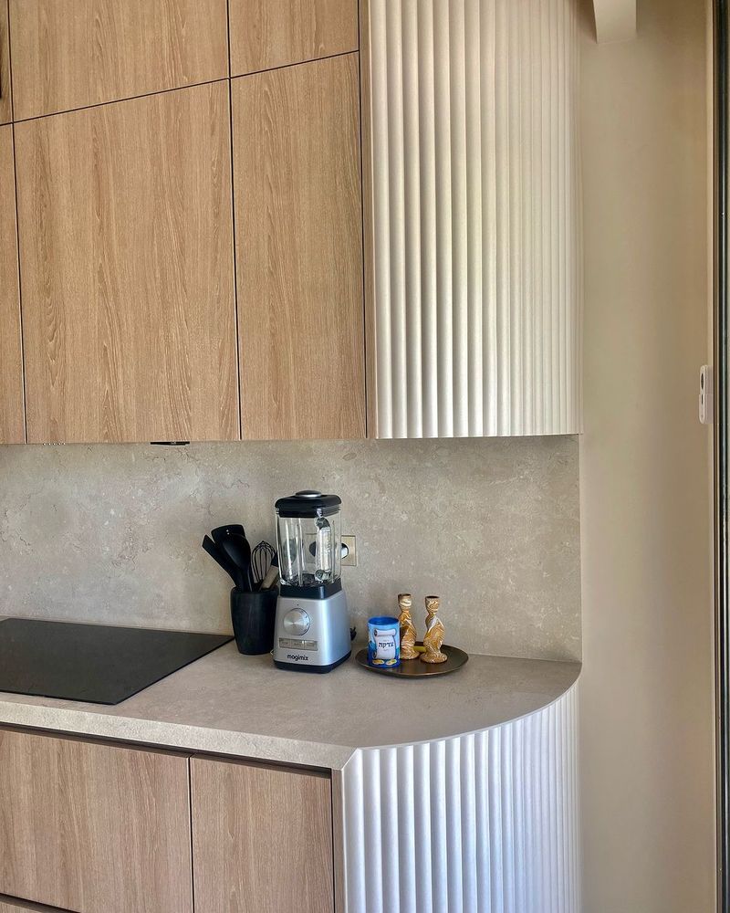 фото кухонь с лепниной Orac