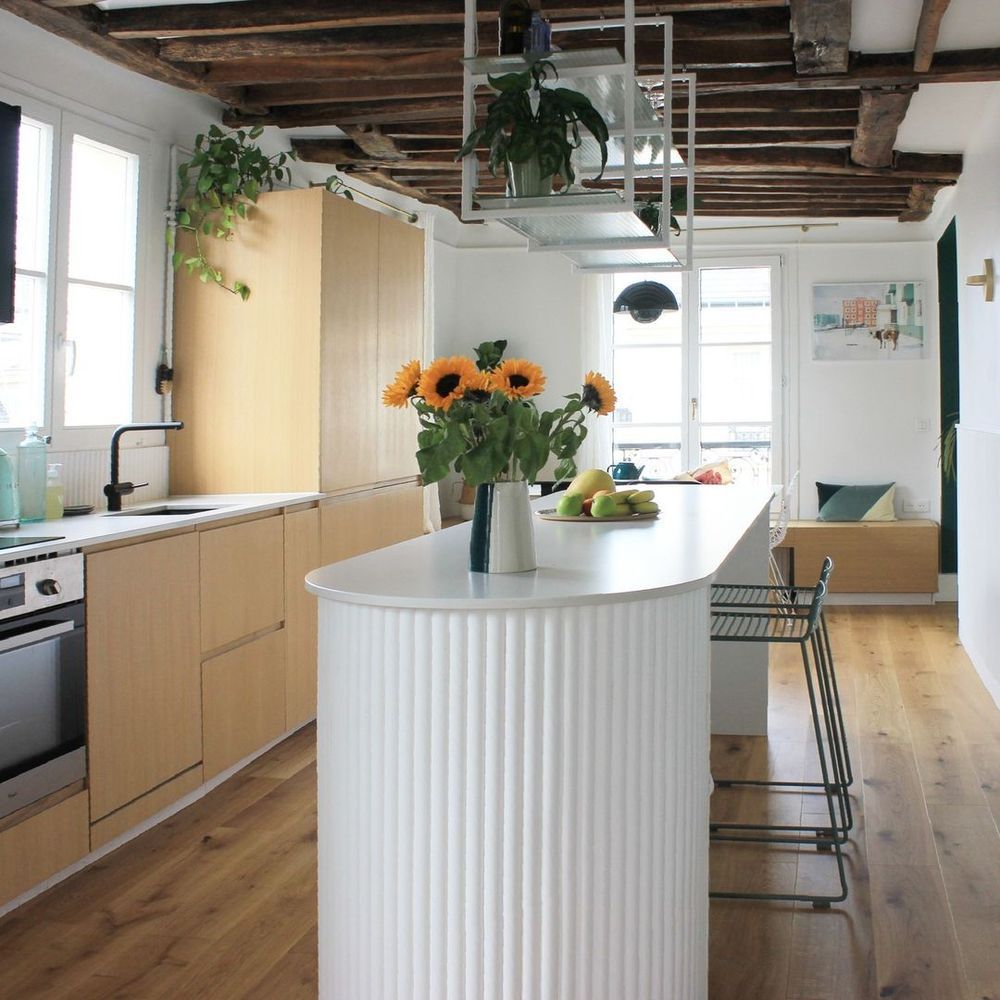 фото кухонь с лепниной Orac