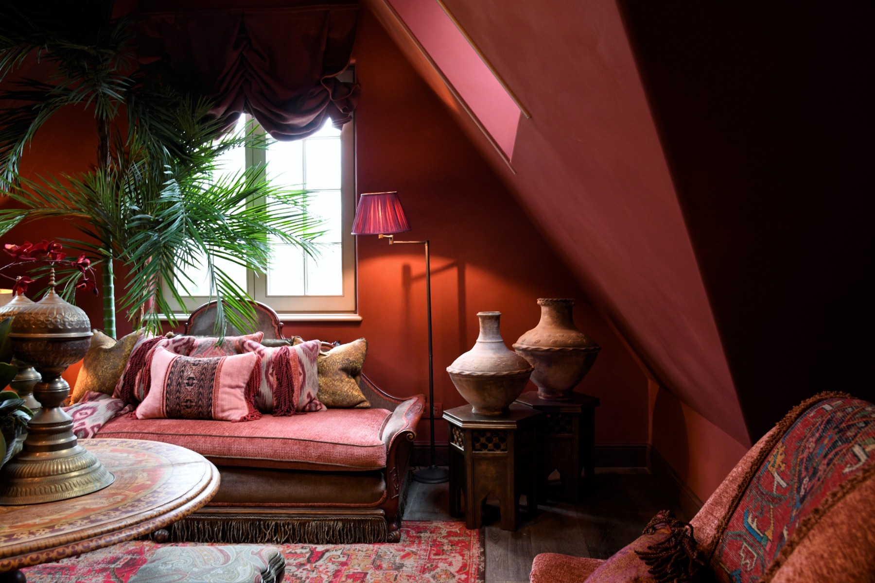 фото европейских интерьеров с лепниной Orac