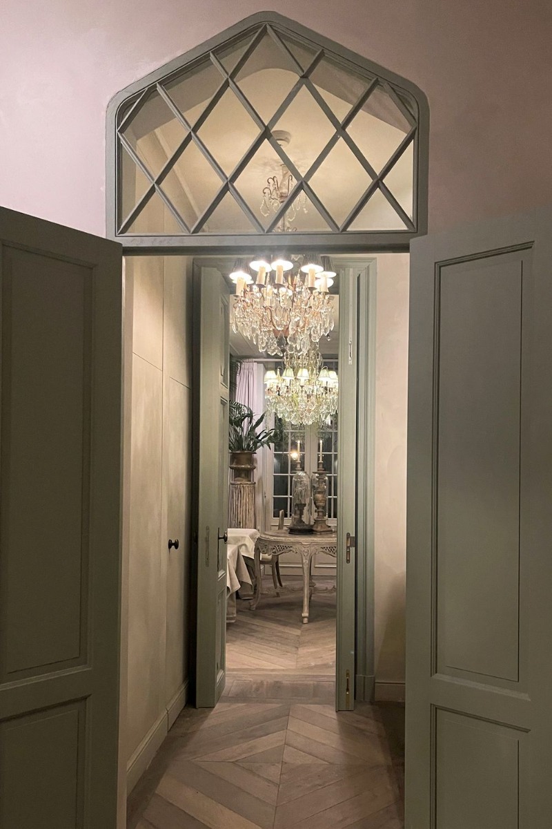 фото европейских интерьеров с лепниной Orac