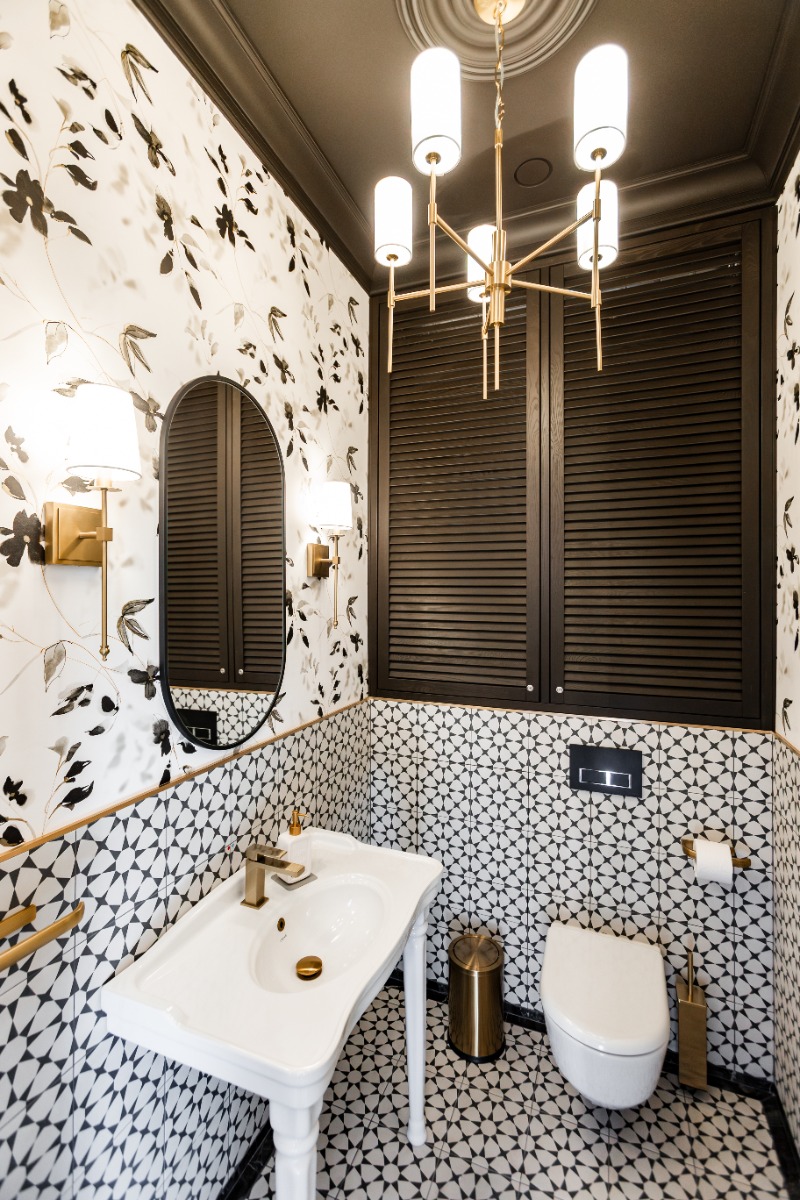 лепнина Orac и обои: фото в интерьере