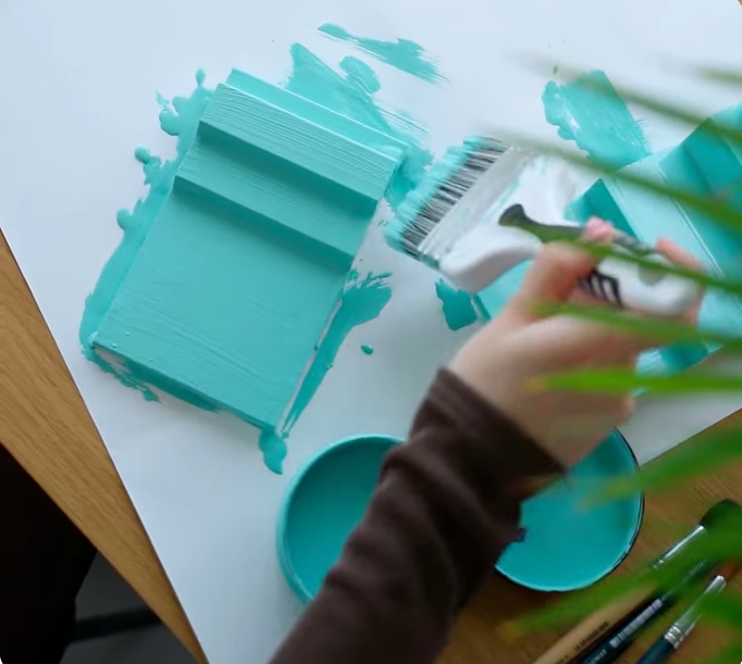 Окрашивание архитектурного декора Orac в фото