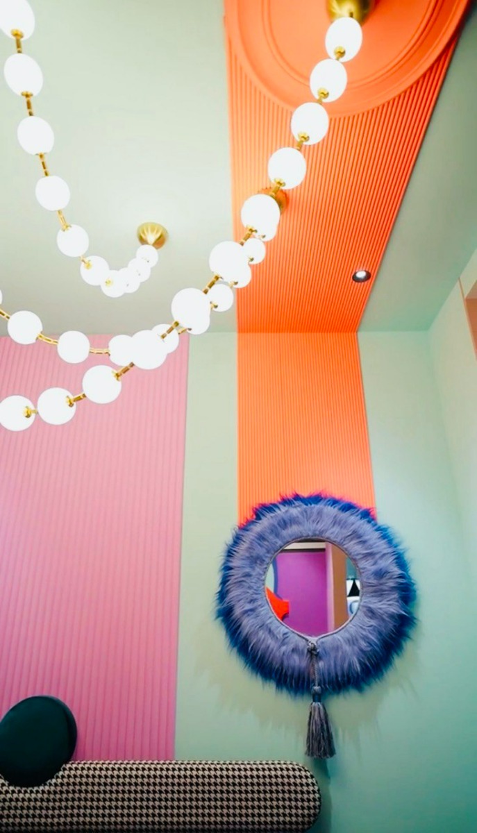 Окрашивание архитектурного декора Orac в фото