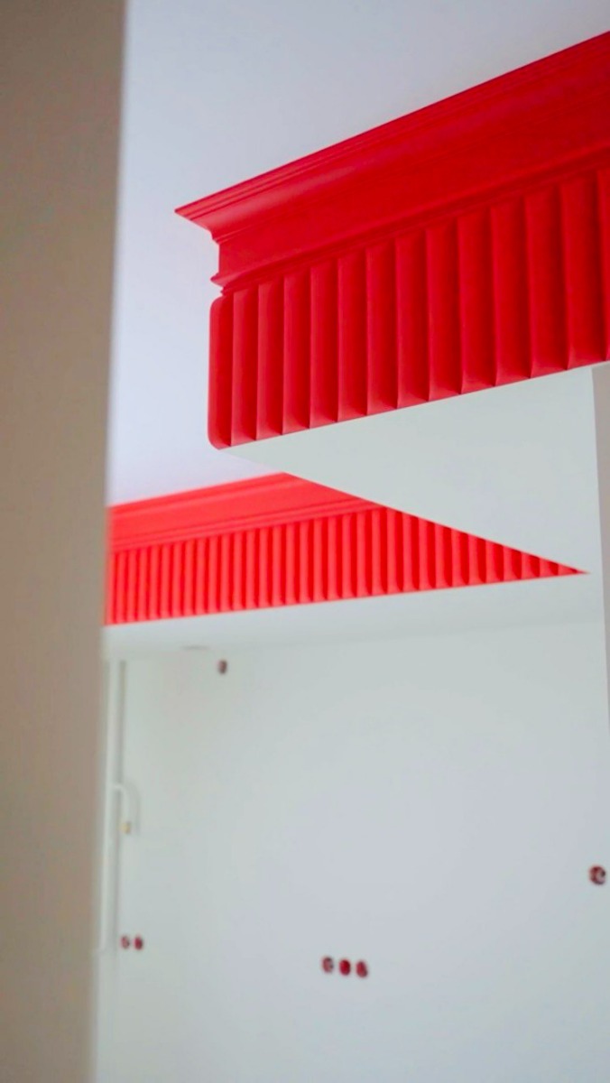 Окрашивание архитектурного декора Orac в фото